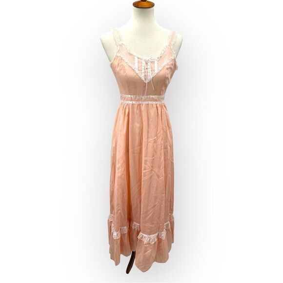 Vintage Gunnel Sax Peach Prairie Maxi Dress M Swiss Dot Lace Trim Ruffled Hem - Picture 1 of 16